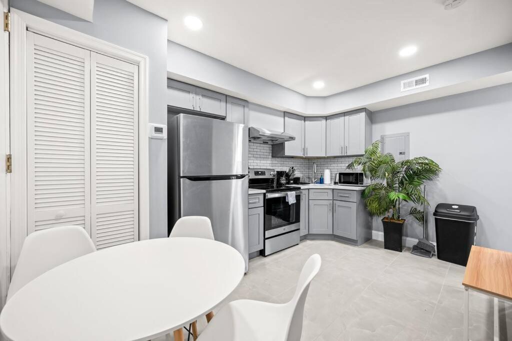 New! Cozy Apt In Center City! Philadelphia Exterior foto